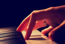 开云体育下载-RNG血洗JDGaming，Clozer送出惊天助攻，电竞战场再掀狂潮